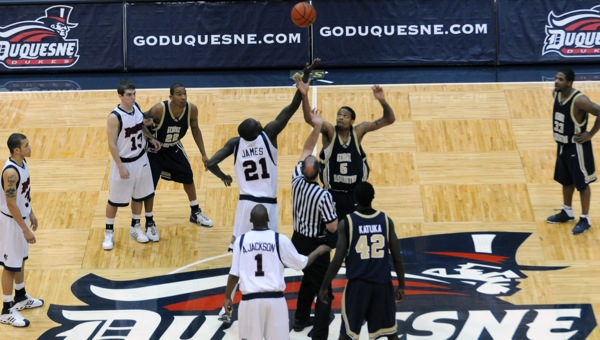 Mens basketball loses to Duquesne