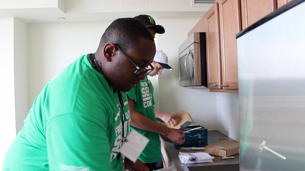 Students furnish apartments for formerly homeless veterans
