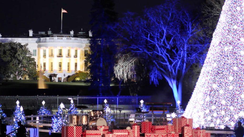 President+Obama+lights+last+National+Christmas+Tree