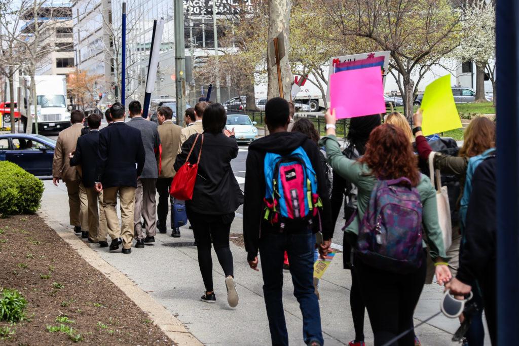 Students+started+an+unplanned+counter-protest+after+an+anti-transgender+group+demonstrated+on+campus.