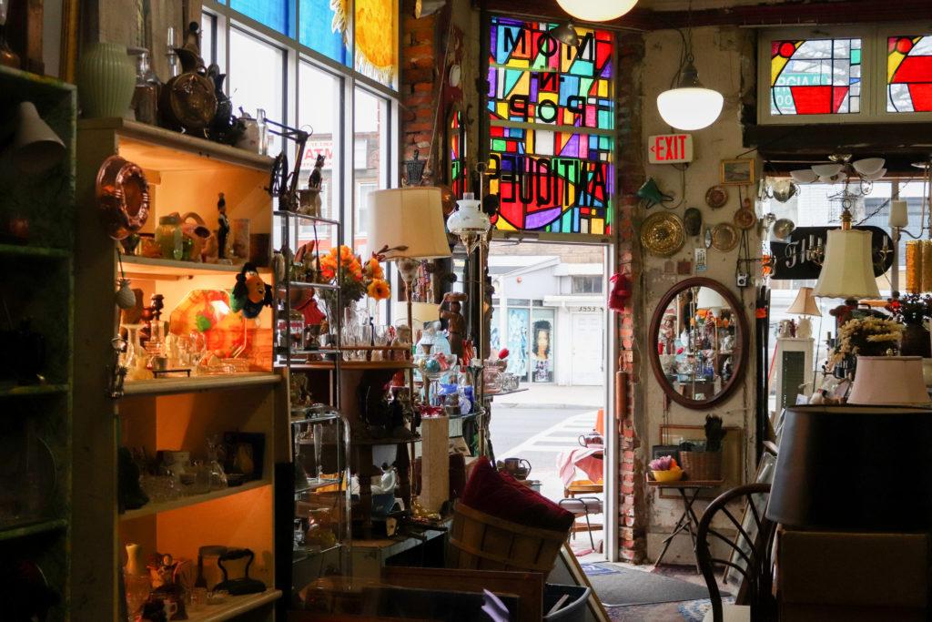Mom N’ Pop Antiques is jam-packed with hundreds of antique items that you can catch a glimpse of through the windows from the street. 