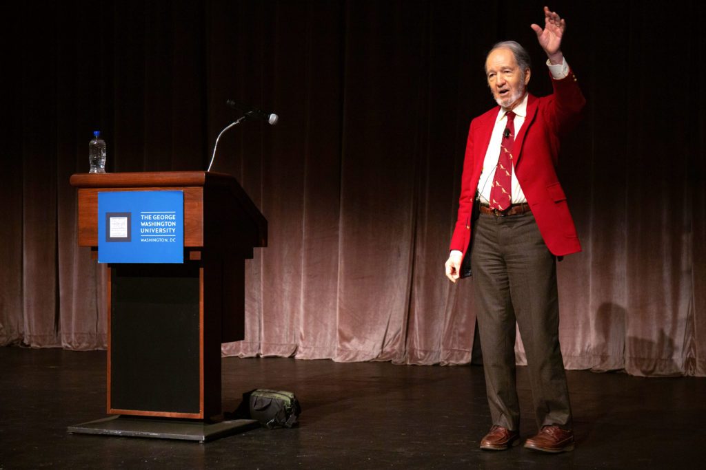 Jared Diamond, a Pulitzer Prize-winning author, discusses the decline of democracy in the United States at a talk Friday.