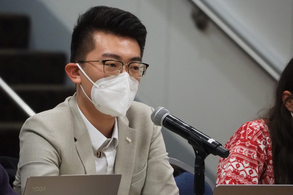 SA Sen. Yan Xu, ESIA-U, said he sponsored the resolution to ease “tension” between the administration and students and to offer an act of “good faith” to officials.
