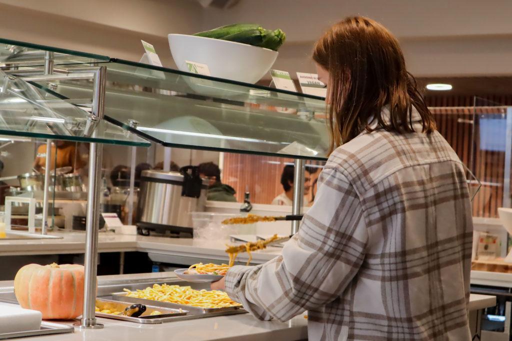 The dining hall offers staples like pizza and pasta daily, but its nine dining stations switch most of its options each day, with chefs building menus that include deli-style sandwiches, international cuisines and more.