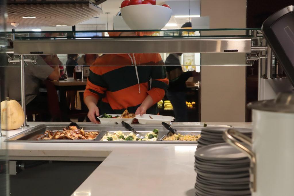 More than 20 students said it is hard to tell which foods contain ingredients like shellfish, gluten, nuts and meat because officials do not display a detailed ingredient list for each menu item.