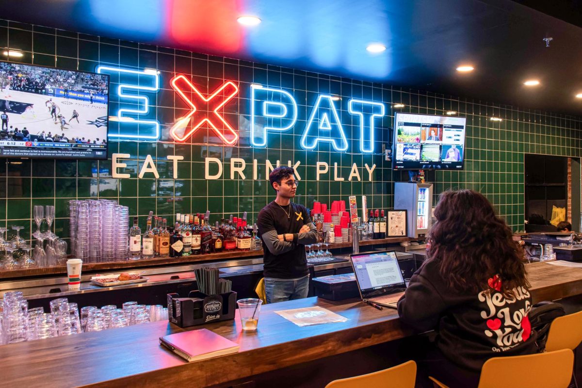 Students praise new Western Market sports bar for prices, games, vibes – The GW Hatchet