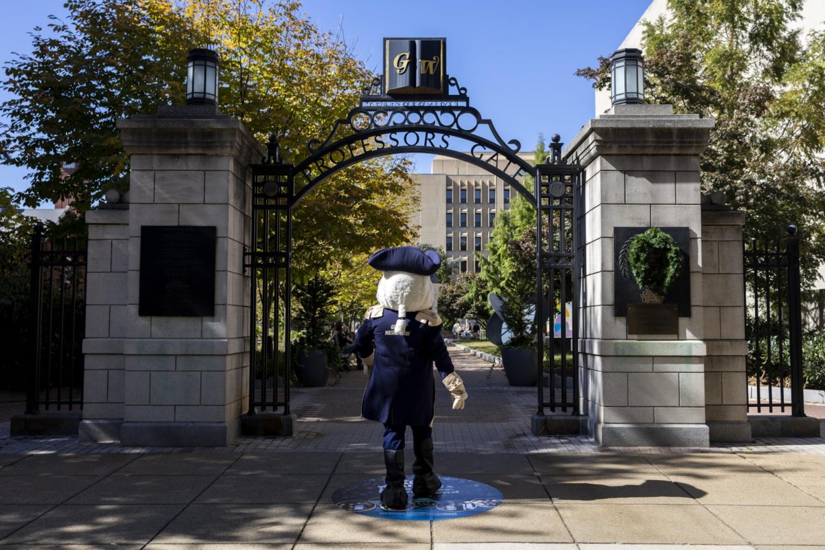 102824_SR_GeorgeMascot-3