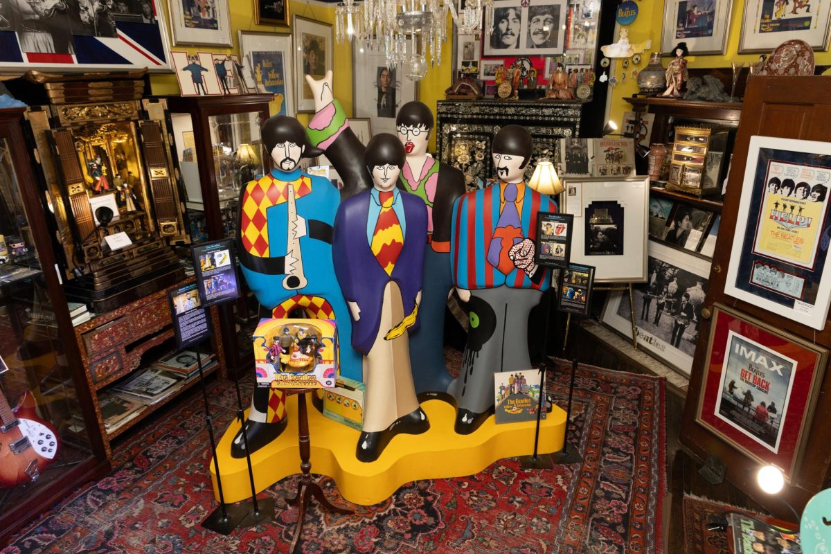 The O Museum in the Mansion's Beatles statue.